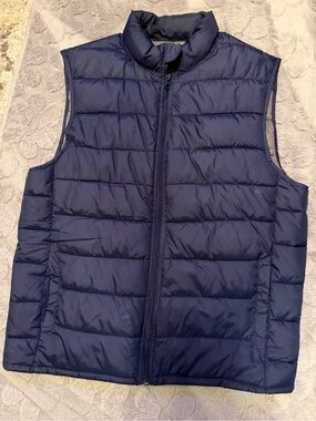 Tek gear men’s medium Navy Quilted Puffer Vest!